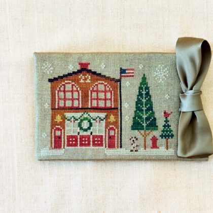Hometown Holiday - Firehouse fra Little House Needleworks