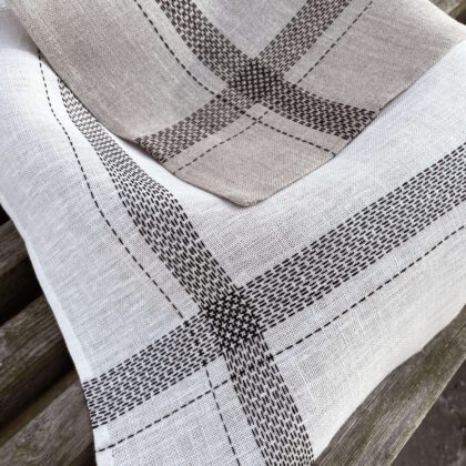 Tille's, Serviet med Blackwork