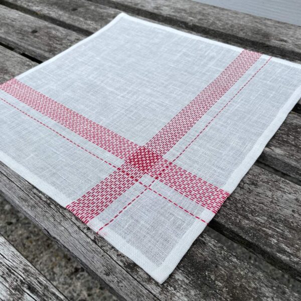 Tille's rød blackwork serviet hele serviet